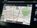 地図上に現在地や周辺の道路が表示され、目的地までのルート確認に役立ちます。画面上で位置関係を把握しやすく、初めて訪れる場所への移動や日常のお出かけをサポートします。