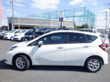 内外装およびエンジンル-ムなど専用クリ-ニング致します。車両クリ-ニングのプロが施工致しますので!高品質な1台に蘇りますよ♪(全在庫無料施工)