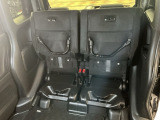 リアシート座面を持ち上げると、背の高い荷物を積むのに便利なトールモードに変身します!多彩なシートアレンジで使い勝手良好!