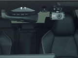 ドライブレコーダー装備:車の走行中の主に外観を中心に記録する撮影機材です!交通事故発生時の責任の所在を明確にしたり、観光等を記録するのにも役立ちます!