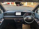 開放的で周囲が広く見渡せる運転席は車両の感覚がつかみやすくて安心安全です♪