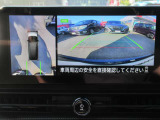 車の真上から見下ろしたような360度視界の良い『アラウンドビューモニター』です♪♪苦手な狭い駐車場、暗い所でも確認ができてとっても安心です♪♪