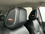 【BOSEサウンドシステム】BOSE製のスピーカーを車種専用に室内空間に合わせてサウンドもチューニングしています。迫力のある音響をお楽しみください。