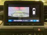 バックでの車庫入れも安心です!リアカメラが付いているバックモニター付のナビを装備しております。バンパーについているソナーや、操作線もついており距離感も画面から確認できます。