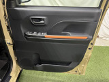 お車の情報が載ったカルテをお渡ししております。
