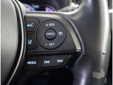 運転中、オーディオの操作をしてて、ハッとしたことはありませんか?ステアリングスイッチは、運転中でもハンドルでオーディオの操作が可能です。