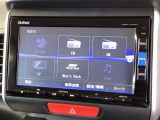 ナビ機能だけでなく、ミュージックサーバー、Bluetooth、フルセグテレビ、DVDとCD再生など、オーディオ機能がついています。