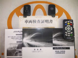 スマートキー&後席モニター用リモコン付。取扱説明書とメンテナンスノートもあります☆品質評価シート付いてます!トヨタ認定中古車ライト!!