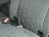 ◆ISOFIX◆シートベルトいらずでチャイルドシートと固定金具を連結するだけでガッチリ固定できます。