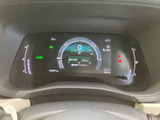 視認性の高いメーター類は、運転に必要な情報をしっかりとドライバーに伝えます。安全運転をサポートする頼もしい相棒です。