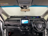 【前方視界】開放的な前方視界!運転がしやすく疲れにくいです♪窓が大きく、見通しがとっても良いおクルマですよ♪