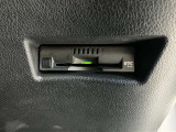 ETC車載器付きです♪高速道路をスイスイと通過!で、キャシュレス!クルマは料金所をノンストップで通過することができます☆