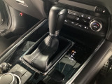 アクセルペダルを踏み込む量や速さに応じて変速パターンを制御し、人馬一体の運転感覚を発揮してくれる6速オートマ!