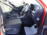 認定中古車保証1年間距離無制限の保証とロードアシスタンスサービスが全車に付帯されています。また、1年間または2年間の延長保証(有償)もご利用いただけます。