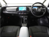◆インテリアパネル◆視界広々で非常に運転しやすくロングドライブでも疲れを感じさせないすっきりとまとまったインパネ周りです。