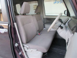視野が広く操作しやすい運転席