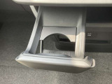 前席用ドリンクホルダーです
