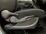 運転席にはシートリフターも付いていますよ♪