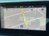 ●純正ナビ:一体感のあるナビは、高級感ある車内を演出してくれます。オーディオ機能も充実しておりますので、運転もより楽しめます♪