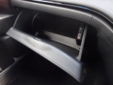 車検証等の収納に便利なクローブボックスです☆