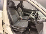 ゆったりとしてかっこいい運転席は走る喜びを感じられる快適空間です