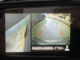 前後左右4つのカメラで、上から見たような映像をお届け、駐車時も安心、アラウンドビューモニター付(肉眼では確認し辛い左前の映像に切り替えることも可能です)。