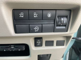 各種スイッチがまとまって付いてます。