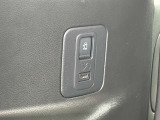3列目からもスライドドアの開閉ができるので降りるときもスムーズです。