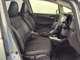 ★フロントシート★ 自然な姿勢のままでいられるシートが、運転しやすさと疲れにくさを感じさせてくれるはずです♪