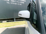 ウインカー付きドアミラーです。周りに「ウインカー&ハザード」を気づいてもらえるお洒落&安全確保のアイテムです。