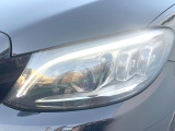 ●LEDヘッドライト:夜間走行時も良好な視界を確保し安心して運転できる高輝度LEDヘッドライトを装備!点灯速度が早く、消費電力も抑えられています。