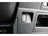 各スイッチ類が使いやすい位置にレイアウトされています。便利な機能をご利用ください。