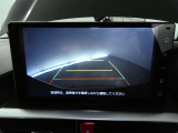 バックガイドモニターで、後方を確認しながら安心して駐車することができます。運転初心者も熟練者も必須の機能ですよ!
