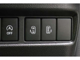 両側電動スライドドアはドアの直接操作以外にも運転席からのスイッチ操作やリモコン操作でも開閉が可能!狭い駐車場などでもドアの開閉が楽々・安心ですね!