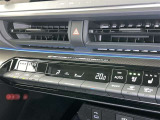 オートエアコンで快適な室内です。