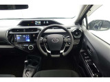 スタイリッシュなインパネ周りです!運転の際、常に目にする部分は、シックにまとめた飽きの来ないデザインが人気です!