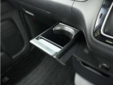 ◆ドリンクホルダー◆手の届きやすい場所にドリンクホルダーがあり、とても便利です。