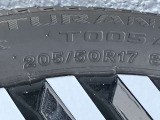 タイヤサイズは205/50R17