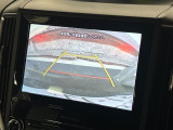 【バックカメラ】駐車時に後方がリアルタイム映像で確認できます。大型商業施設や立体駐車場での駐車時や、夜間のバック時に大活躍!運転スキルに関わらず、今や必須となった装備のひとつです!