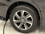 タイヤサイズは205/60R16!純正アルミホイール!残り溝は6ミリ程度です!