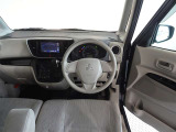 視界良好、操作しやすい運転席です。