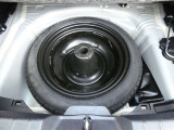 【応急用タイヤ】応急用タイヤが付属します。こちらもしっかりと点検してお渡しいたします。