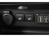 運転席と助手席には寒い日の肩や腰、冷えやすい下肢を温めてくれるシートヒーターが付いております!
