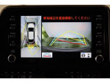 車両を上から見たような映像表示するパノラミックビューモニター付き!