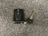 キーを取り出さずにドアを施錠&解錠。クルマの始動も可能です。