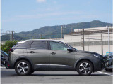 【認定中古車保証】全国のプジョー正規ディーラーにて保証・修理が受けられる1年間の長期保証(走行距離無制限)を付帯。納車前に車検相当の67項目を含む117項目の安心点検と主要な消耗品を点検交換。
