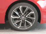 R8年式夏タイヤ225/40R18ダンロップ製です。