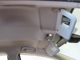 運転席サンバイザーには、バニティーミラー付いてます。