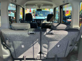 快適にお乗りいただくために、外装を美しく仕上げるだけでなく、内装も細部にいたるまで徹底した清掃・洗浄を実施。美しく・清潔な室内空間を実現しております。