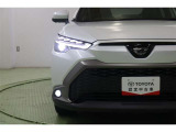 洗練されたデザインのBi-BeamLEDヘッドランプ。ターンランプ、クリアランスランプ、デイタイムランニングを備えたLEDライン発光が視認性を確保します。オートライト、オートハイビームも装備しています